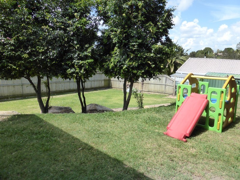 2 Leighton Dr, Edens Landing QLD 4207