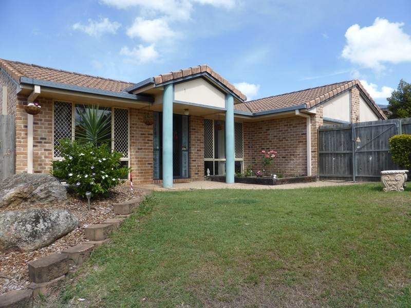 2 Leighton Dr, Edens Landing QLD 4207