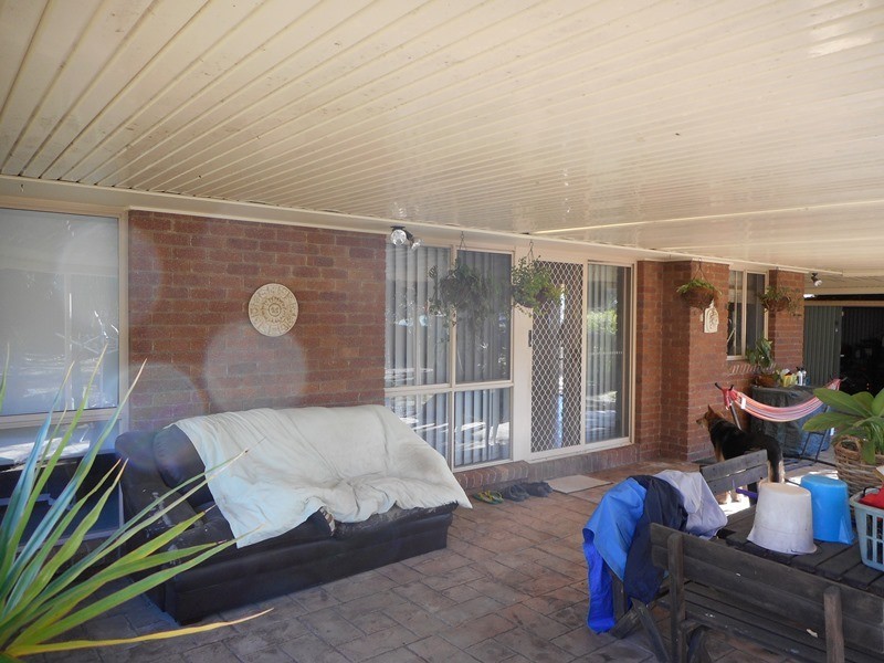 99 Castile Cres, Edens Landing QLD 4207