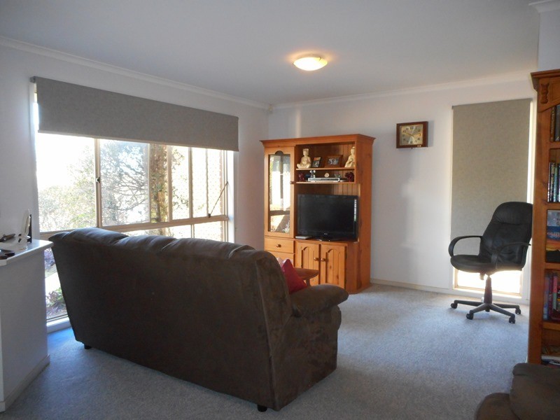99 Castile Cres, Edens Landing QLD 4207