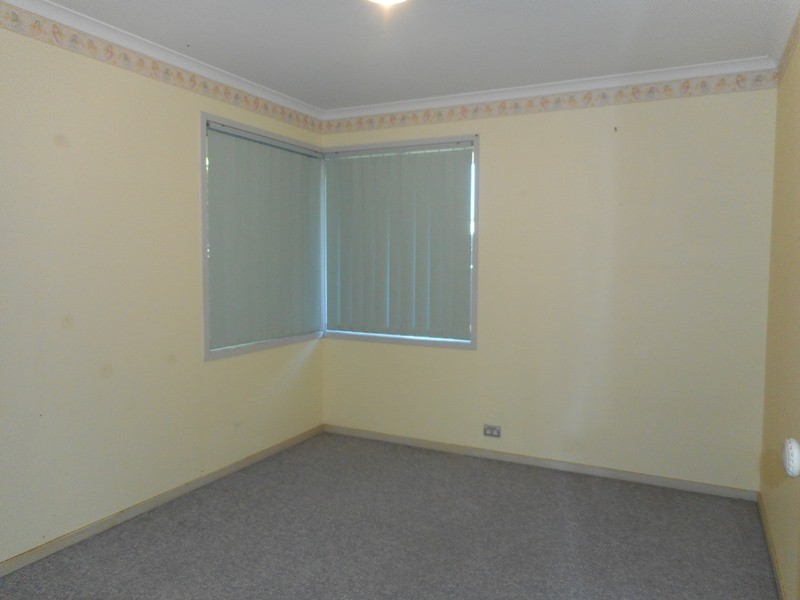 99 Castile Cres, Edens Landing QLD 4207