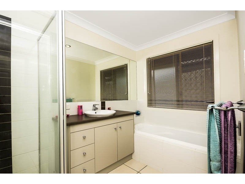 23 Skyline Cct, Windaroo QLD 4207