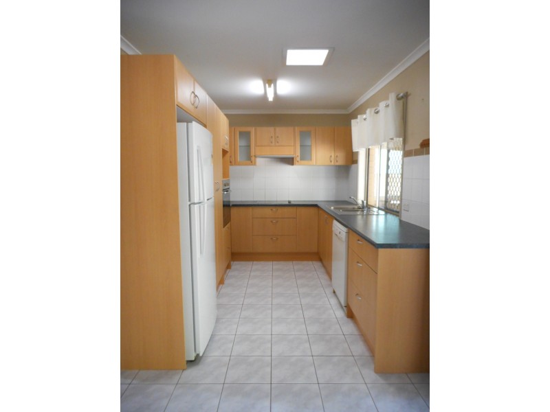 15 Shields St, Mount Warren Park QLD 4207