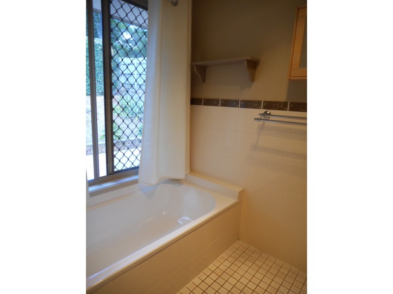 15 Shields St, Mount Warren Park QLD 4207