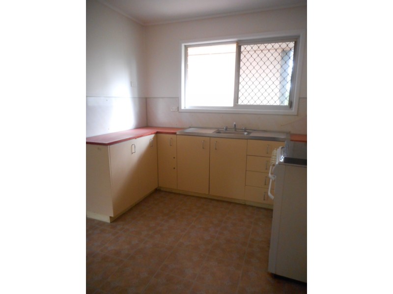 2 Roebuck Ave, Eagleby QLD 4207