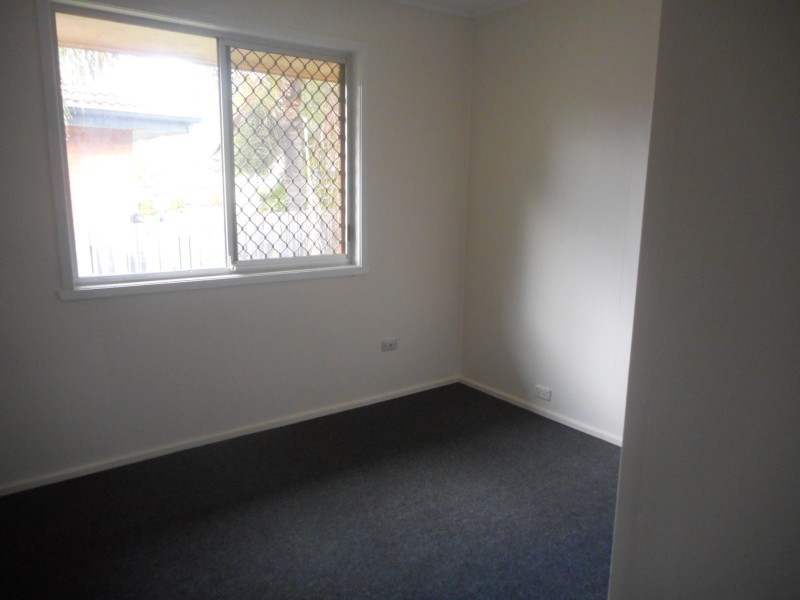 2 Roebuck Ave, Eagleby QLD 4207