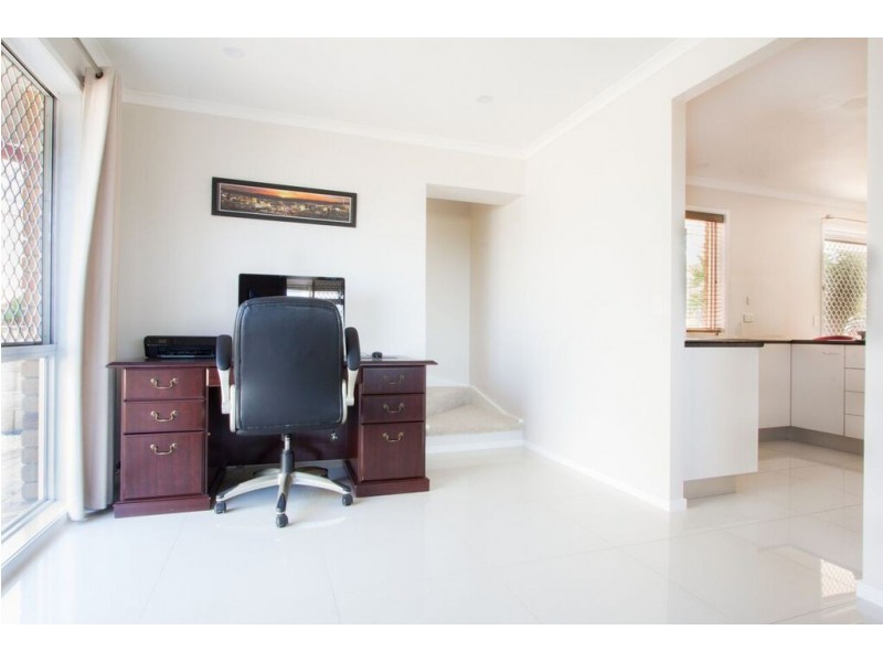 8 Kuter Court, Edens Landing QLD 4207