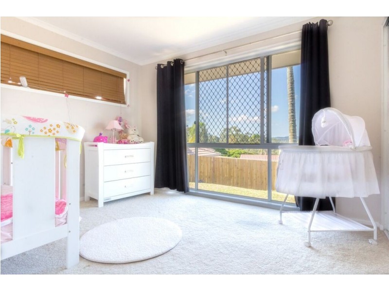 8 Kuter Court, Edens Landing QLD 4207