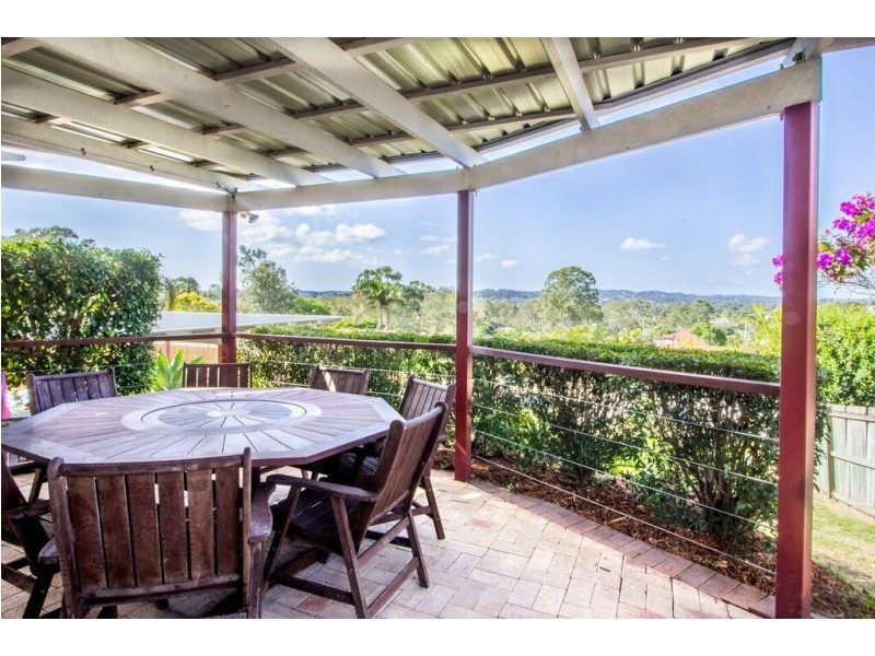 8 Kuter Court, Edens Landing QLD 4207