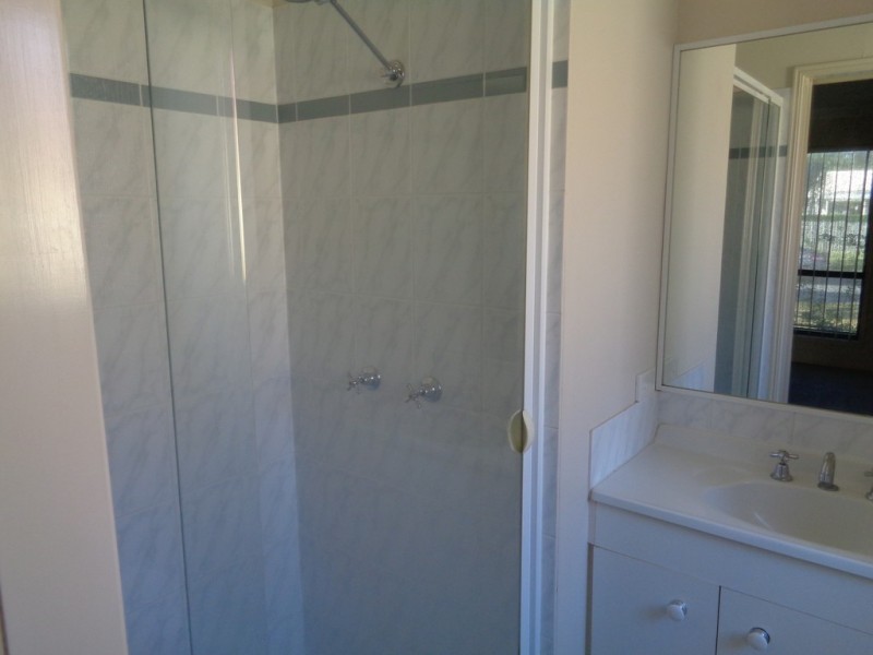 66 Evergreen Ave, Loganlea QLD 4131