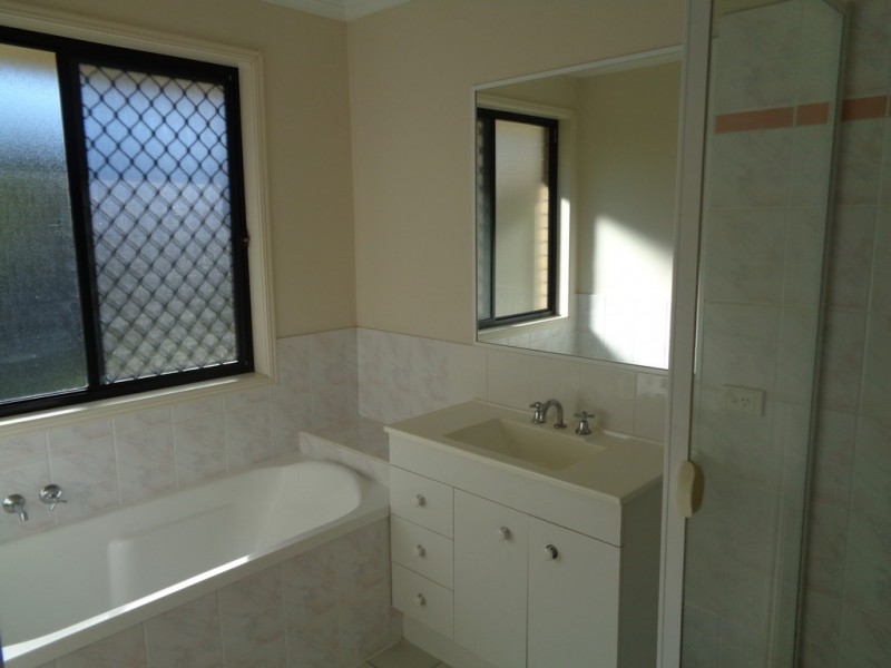 66 Evergreen Ave, Loganlea QLD 4131