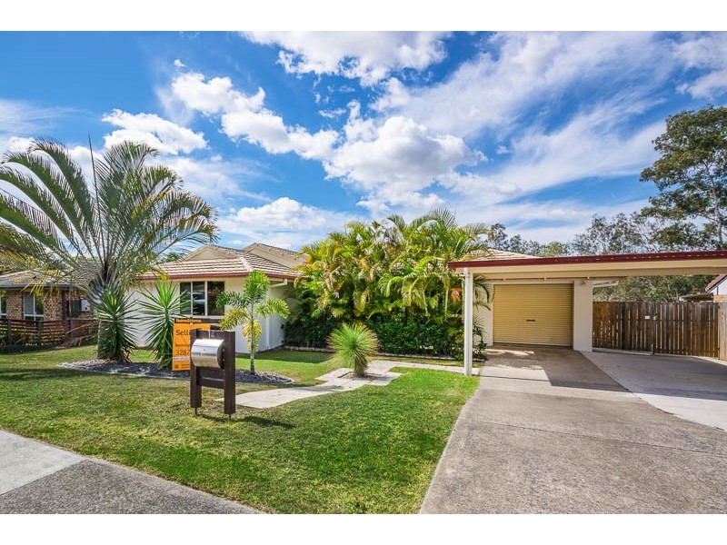 14 Duesbury Cres, Edens Landing QLD 4207