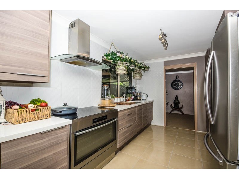 14 Duesbury Cres, Edens Landing QLD 4207