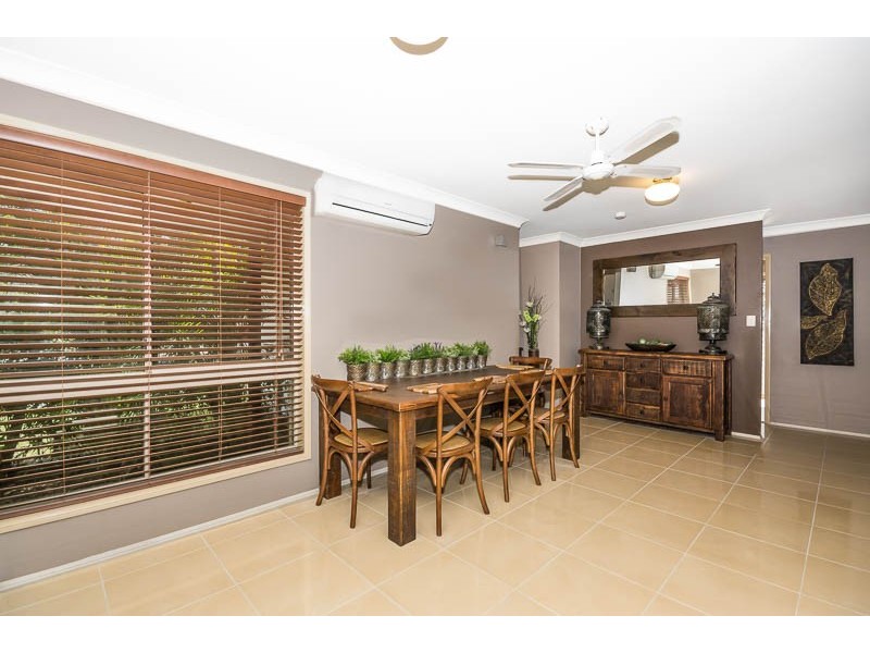 14 Duesbury Cres, Edens Landing QLD 4207