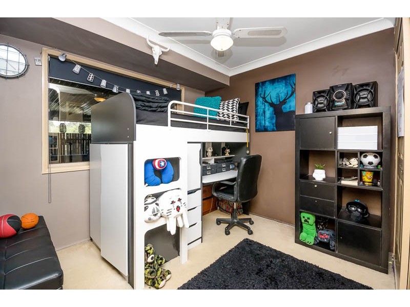 14 Duesbury Cres, Edens Landing QLD 4207