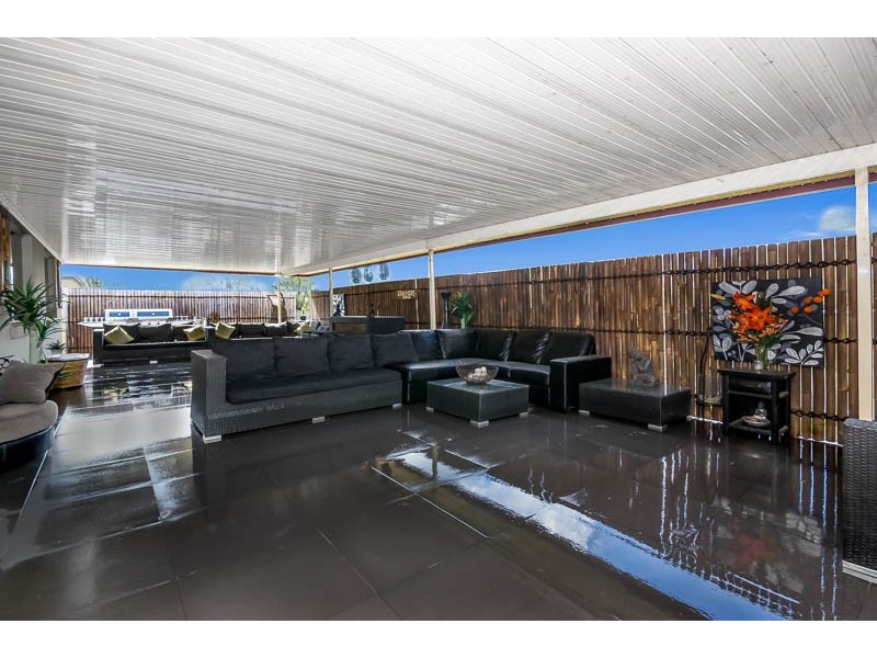 14 Duesbury Cres, Edens Landing QLD 4207