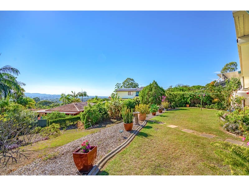11 Kirkstall Street, Holmview QLD 4207