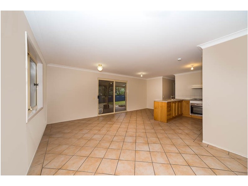 20 Chatfield Street, Edens Landing QLD 4207