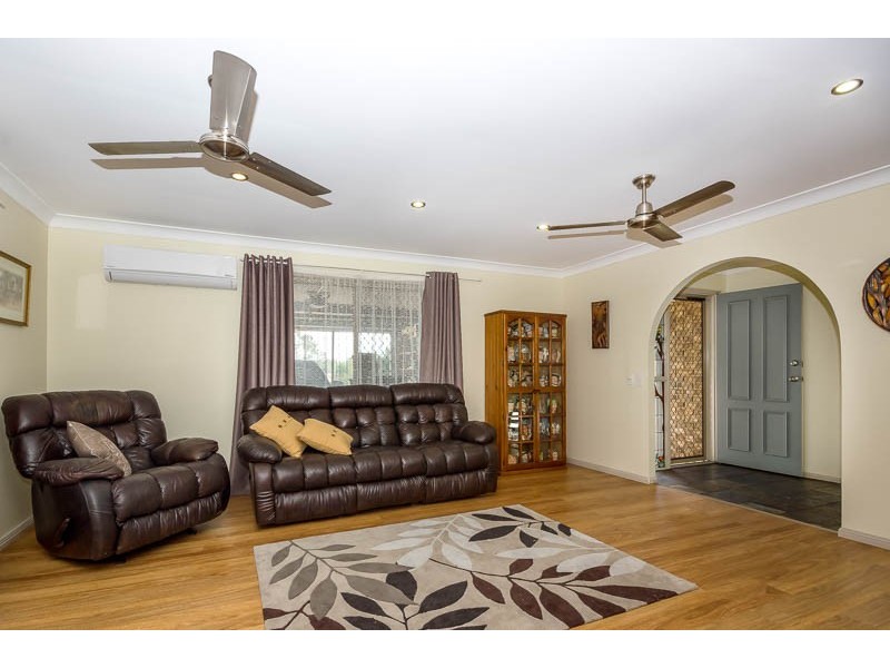 190 Castile Cres, Edens Landing QLD 4207