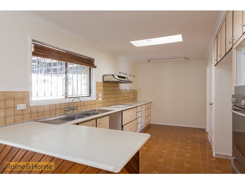 112 Chambers Flat Rd, Waterford West QLD 4133