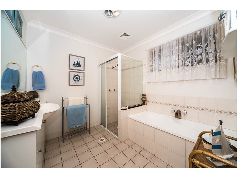 5 Ogle Pl, Windaroo QLD 4207