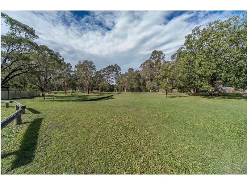 24 Tweedland Cres, Beenleigh QLD 4207