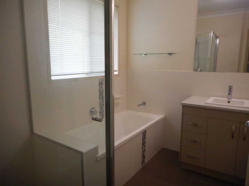 3 Kanimbla St, Holmview QLD 4207