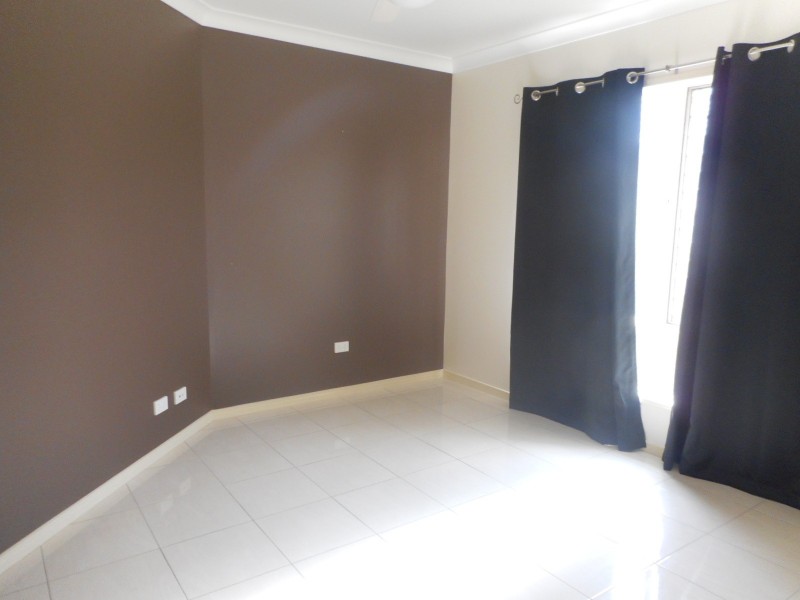 3 Kanimbla St, Holmview QLD 4207