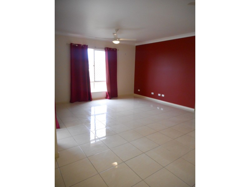 3 Kanimbla St, Holmview QLD 4207