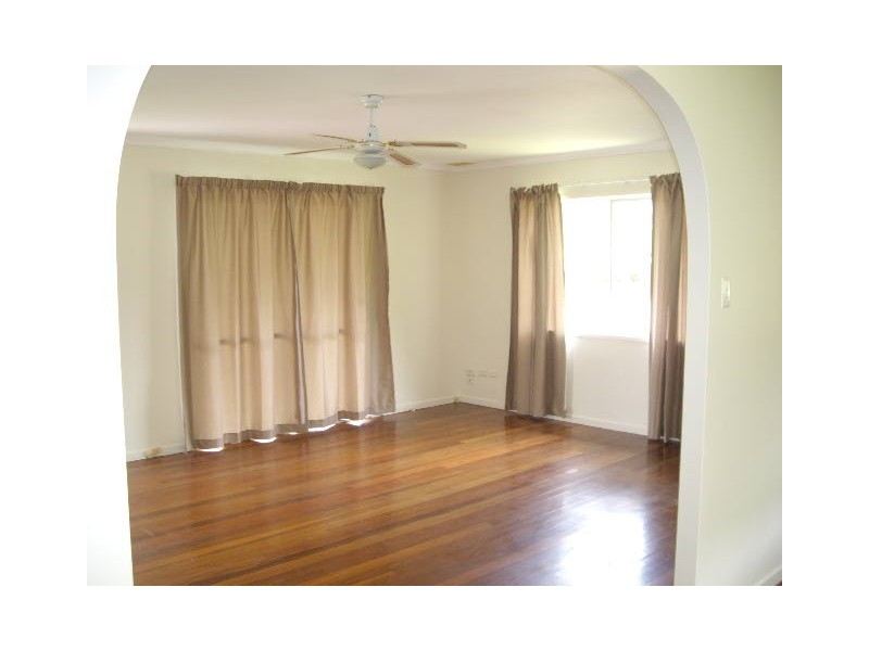 11 Garnett St, Slacks Creek QLD 4127