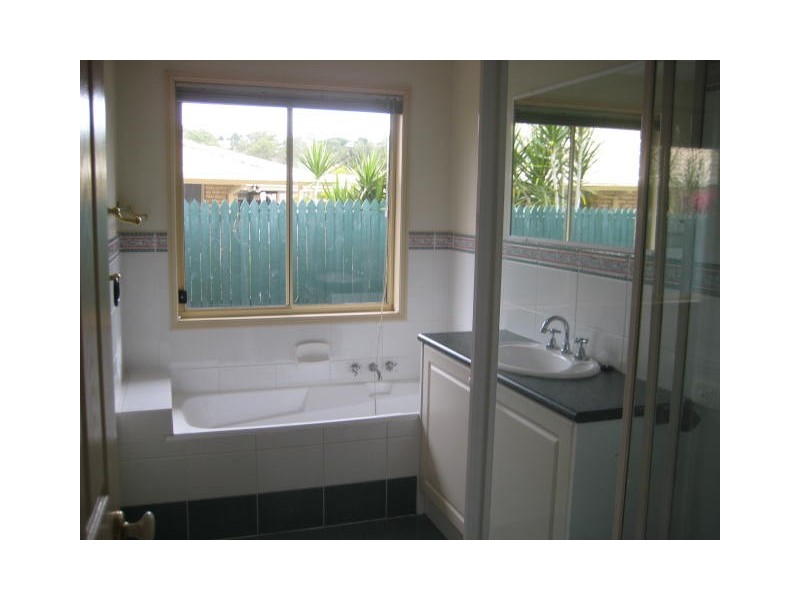 17 St. Andrews Dr, Cornubia QLD 4130