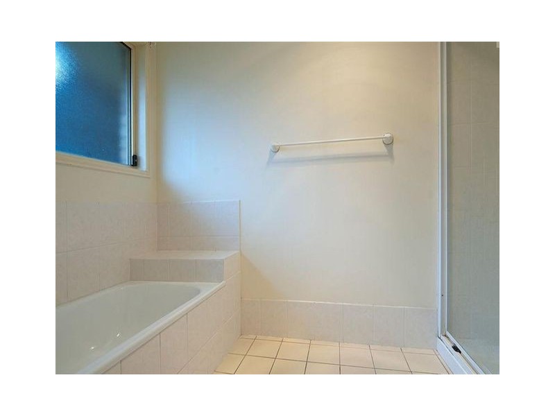 42 Tansey St, Tanah Merah QLD 4128