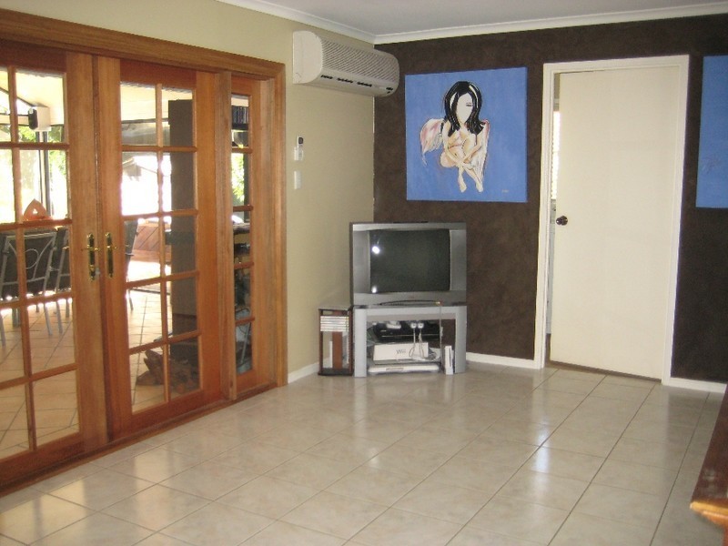 3  Ebbro Court, Daisy Hill QLD 4127