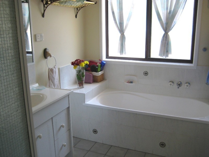 13  Kinta Street, Tanah Merah QLD 4128