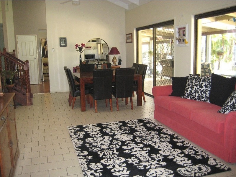 1 Barokee Drive, Tanah Merah QLD 4128