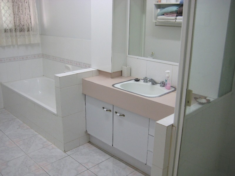 1 Barokee Drive, Tanah Merah QLD 4128