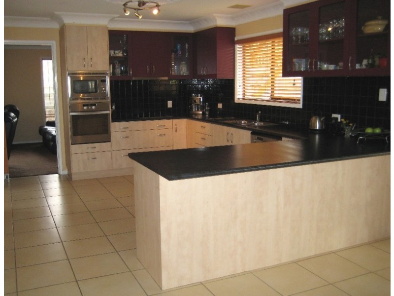 21 Kana Crescent, Slacks Creek QLD 4127