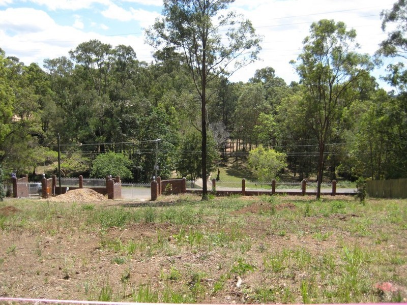 90 Plumbs Road, Tanah Merah QLD 4128