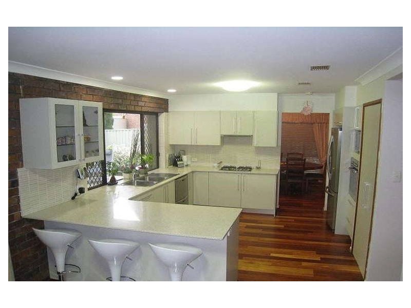 4 Burwood Close, Springwood QLD 4127