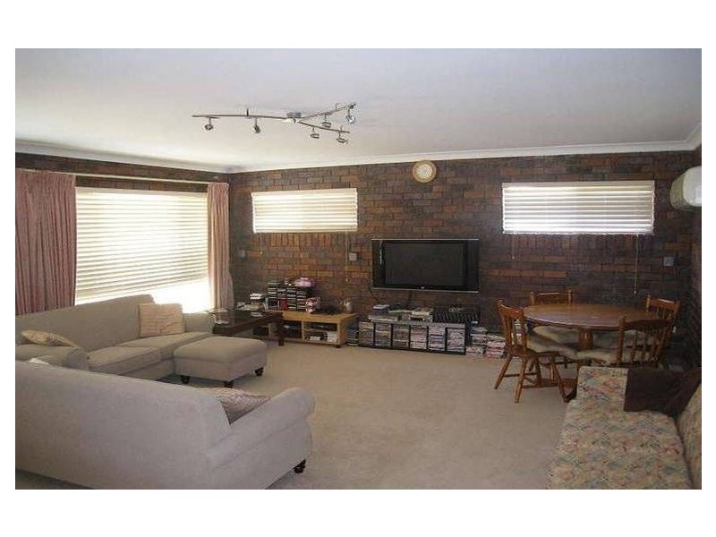 4 Burwood Close, Springwood QLD 4127