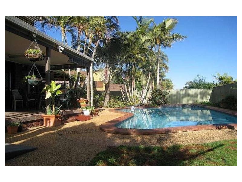 4 Burwood Close, Springwood QLD 4127