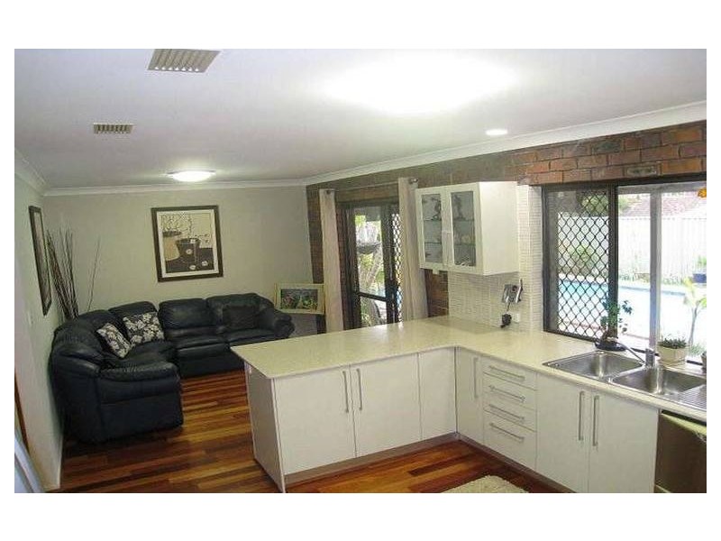 4 Burwood Close, Springwood QLD 4127