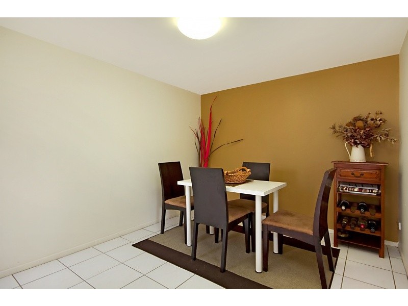 2/33 Saverin Road, Eagleby QLD 4207