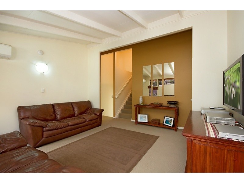 2/33 Saverin Road, Eagleby QLD 4207