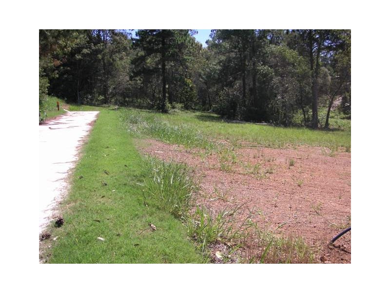 Lot 3 10-12, Tanah Merah QLD 4128