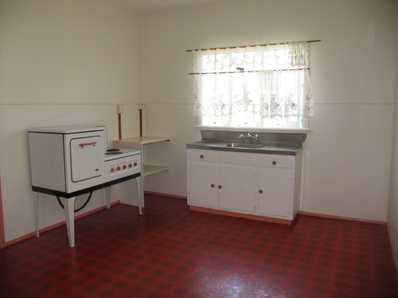 3 Muir St, Gordonvale QLD 4865