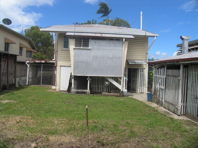 3 Boland St, Westcourt QLD 4870