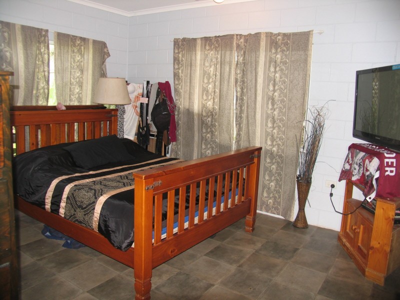 9 Halloran Cl, Gordonvale QLD 4865
