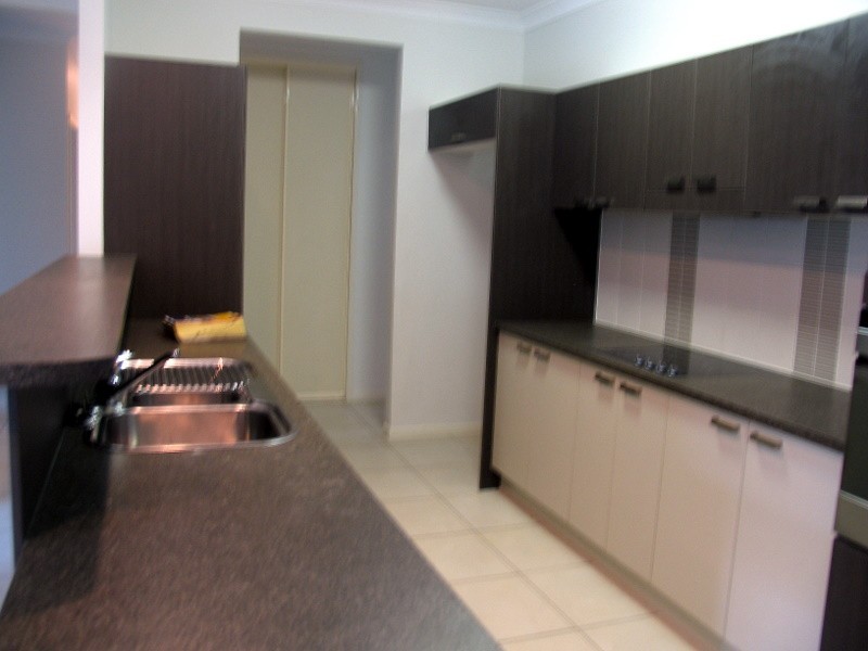 12 Timberlea Dr EAst, Bentley Park QLD 4869