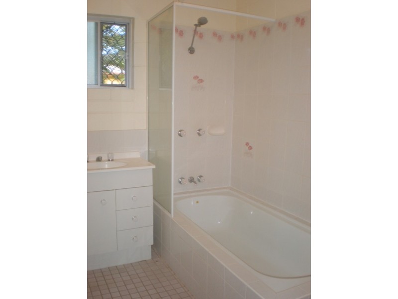 Bentley Park QLD 4869